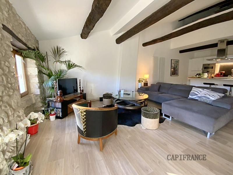 Propriété - 561 m² - 14 pièces