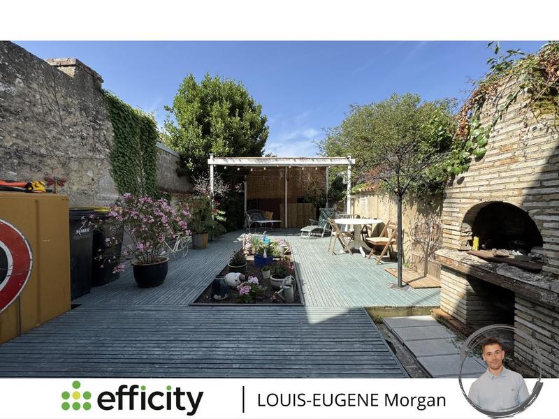 Maison de ville - 185 m² - 7 pièces