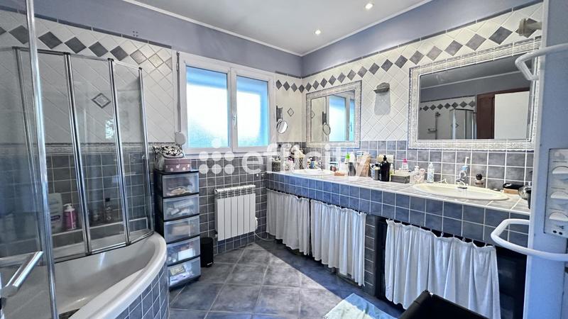 Villa - 190 m² - 6 pièces