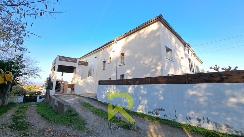 Maison - 275 m² - 9 pièces