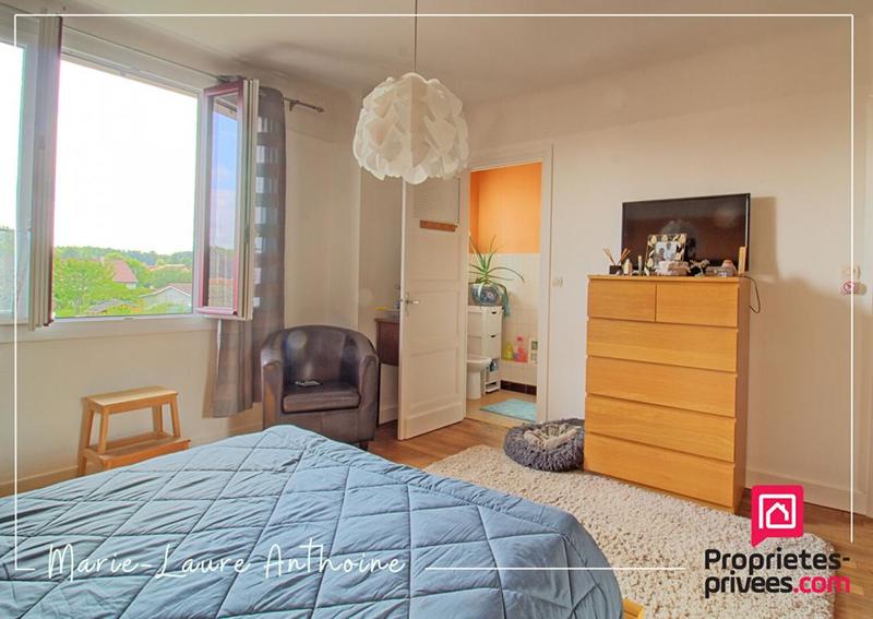 Maison - 240 m² - 7 pièces