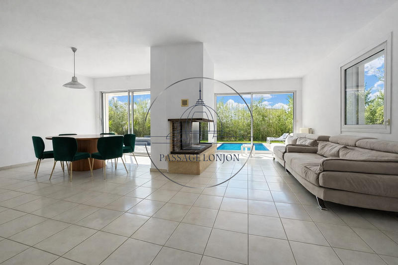 Villa - 180 m² - 5 pièces