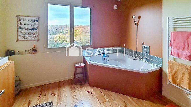 Maison - 220 m² - 6 pièces