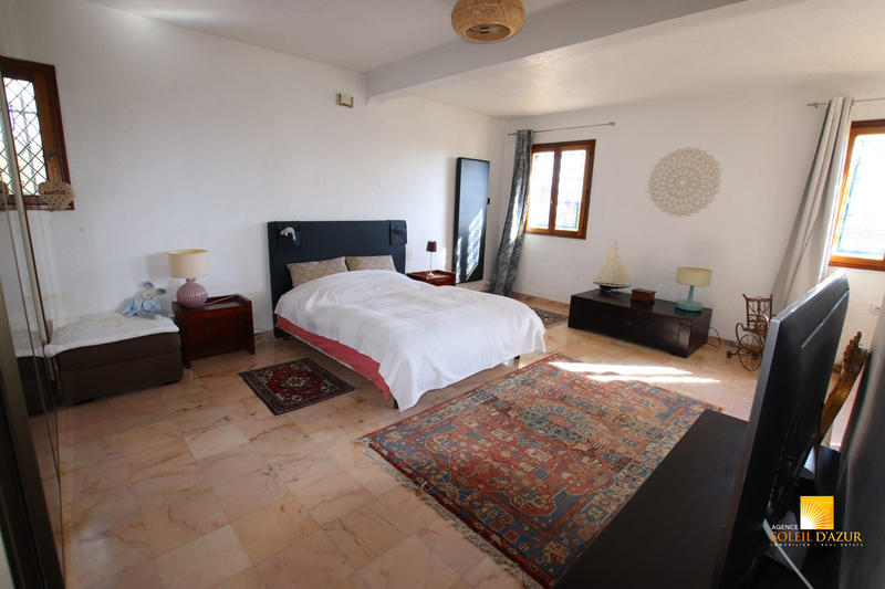 Villa - 265 m² - 8 pièces