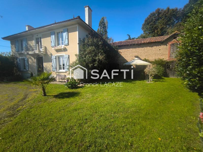 Maison - 243 m² - 10 pièces