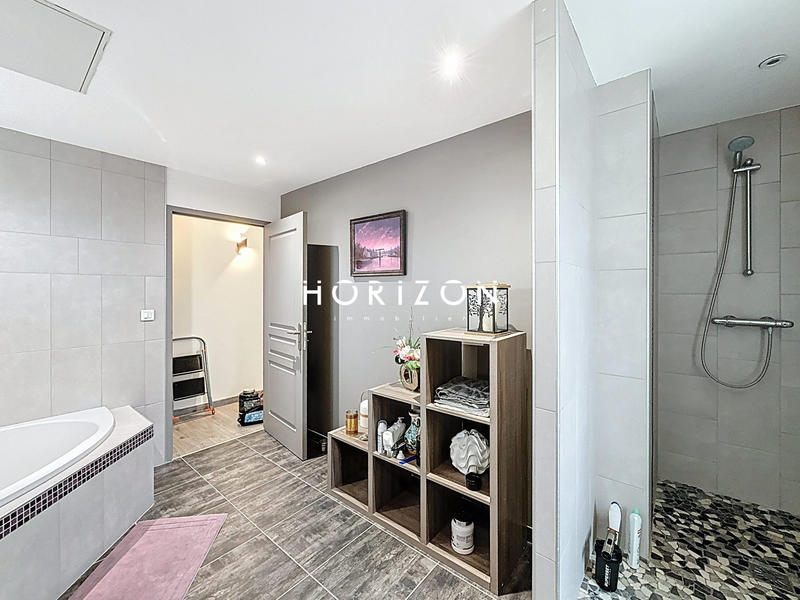 Maison ancienne - 195 m² - 7 pièces