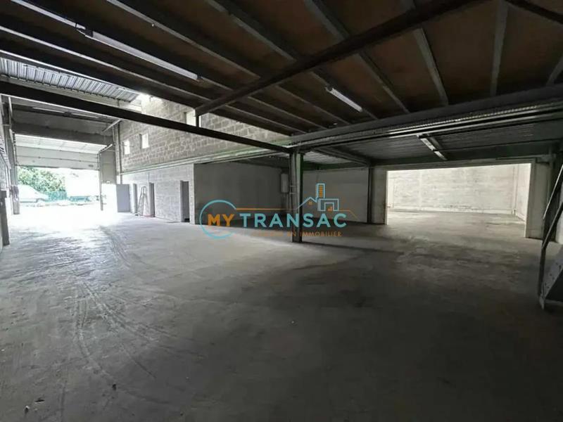 Local d'activités - 582 m²