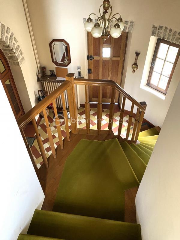 Demeure - 235 m² - 8 pièces