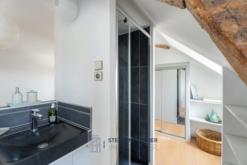 Maison - 300 m² - 9 pièces