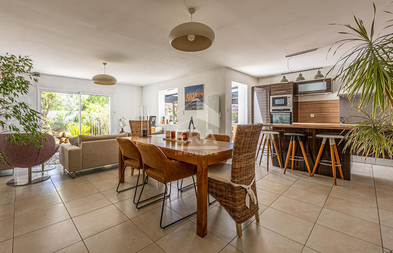 Maison - 138 m² - 6 pièces