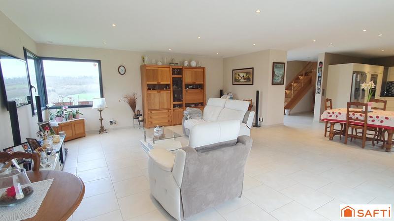 Maison - 180 m² - 5 pièces