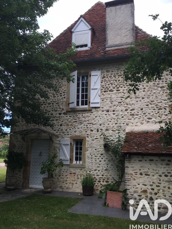 Maison - 200 m² - 8 pièces