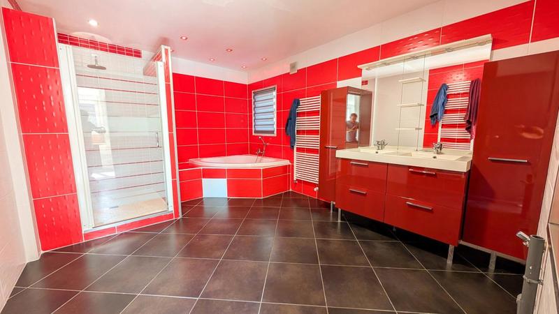 Maison - 183 m² - 6 pièces