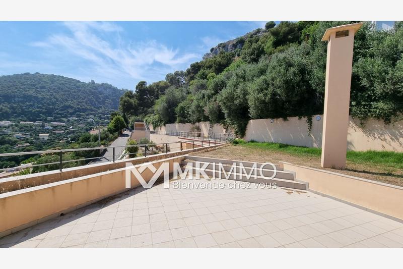 Maison - 804 m² - 8 pièces