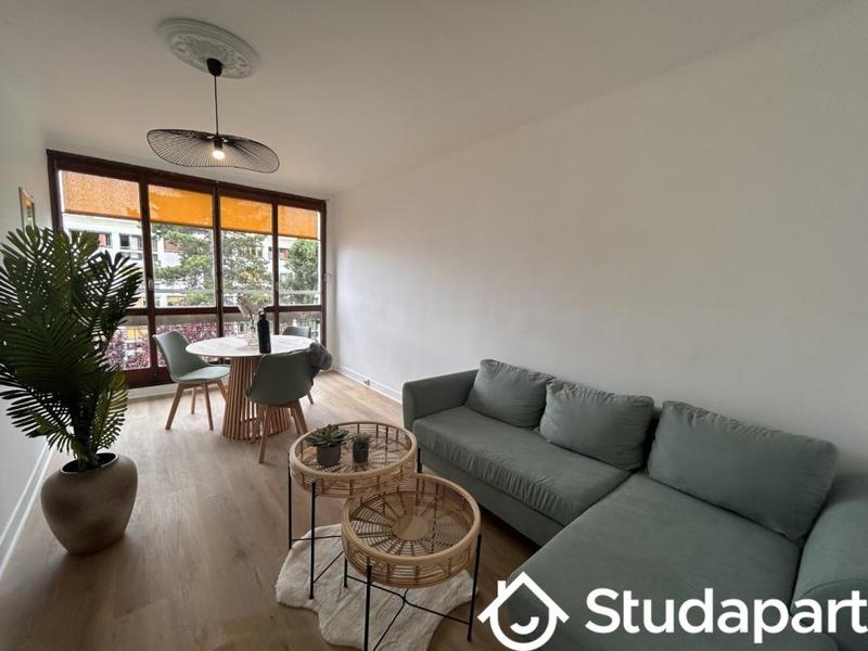 Chambre - 9 m² - 1 pièce