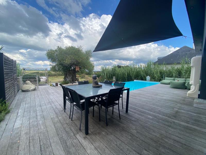 Maison - 222 m² - 5 pièces