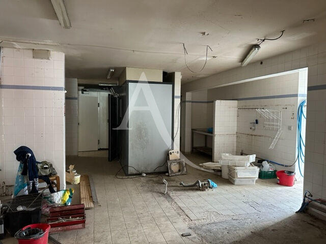 Local commercial - 166 m²