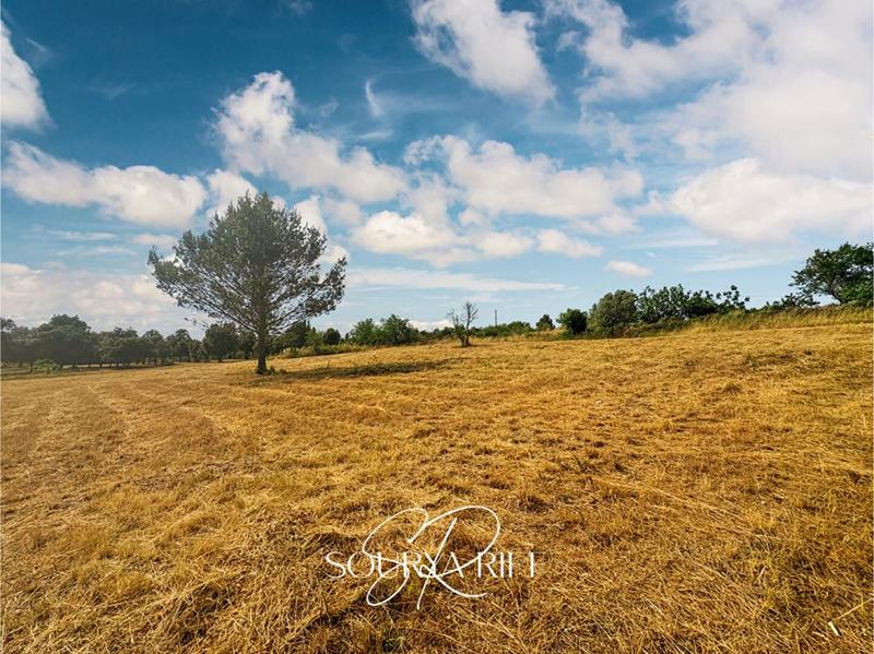 Terrain constructible - 3 290 m²