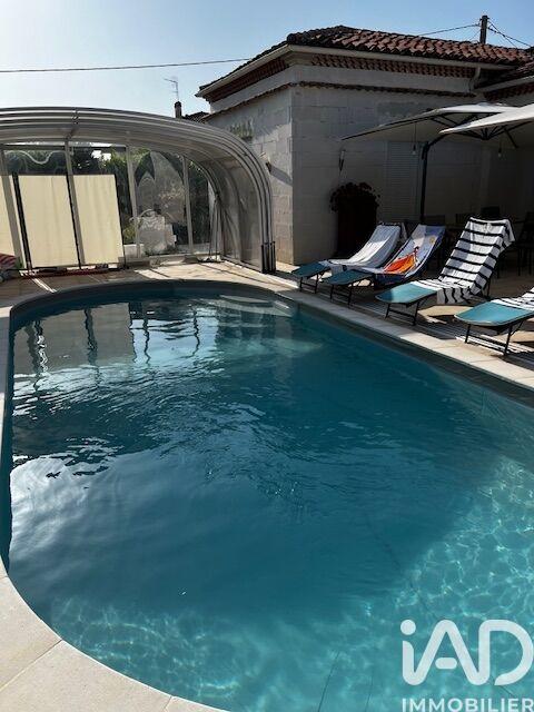 Maison - 218 m² - 6 pièces