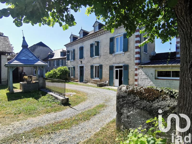 Maison - 550 m² - 16 pièces