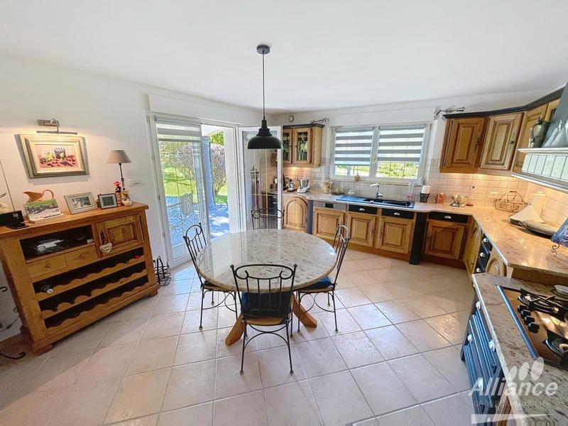 Propriété - 255 m² - 6 pièces