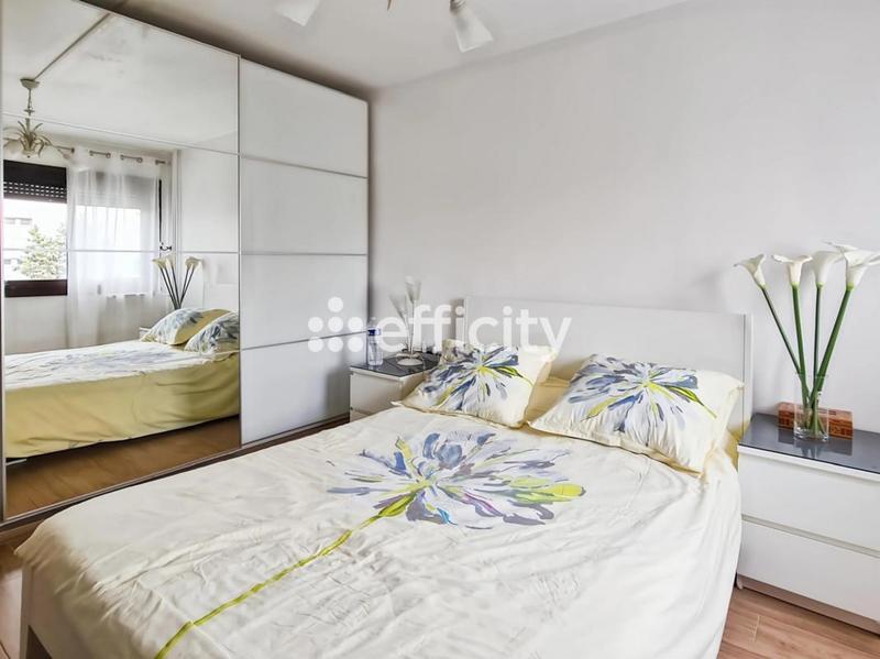 Appartement - 93 m² - 4 pièces