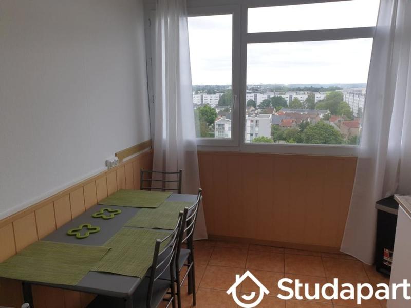 Chambre - 10 m² - 1 pièce