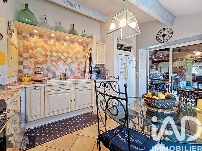 Maison - 228 m² - 8 pièces