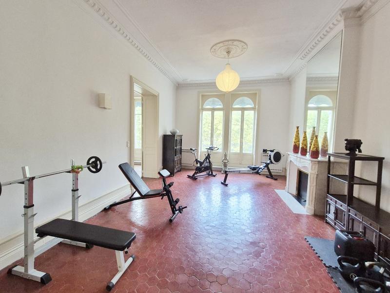 Appartement haussmannien - 330 m² - 10 pièces