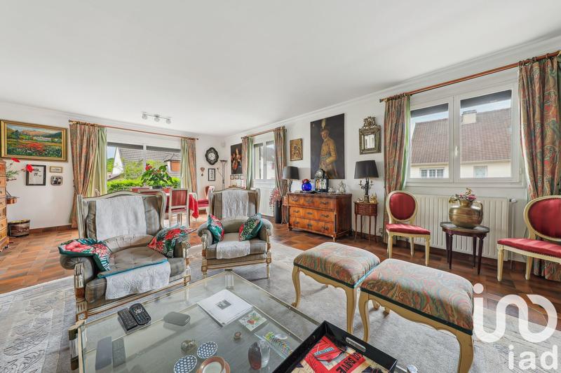 Maison - 230 m² - 9 pièces