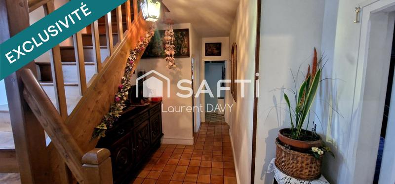 Maison - 180 m² - 8 pièces