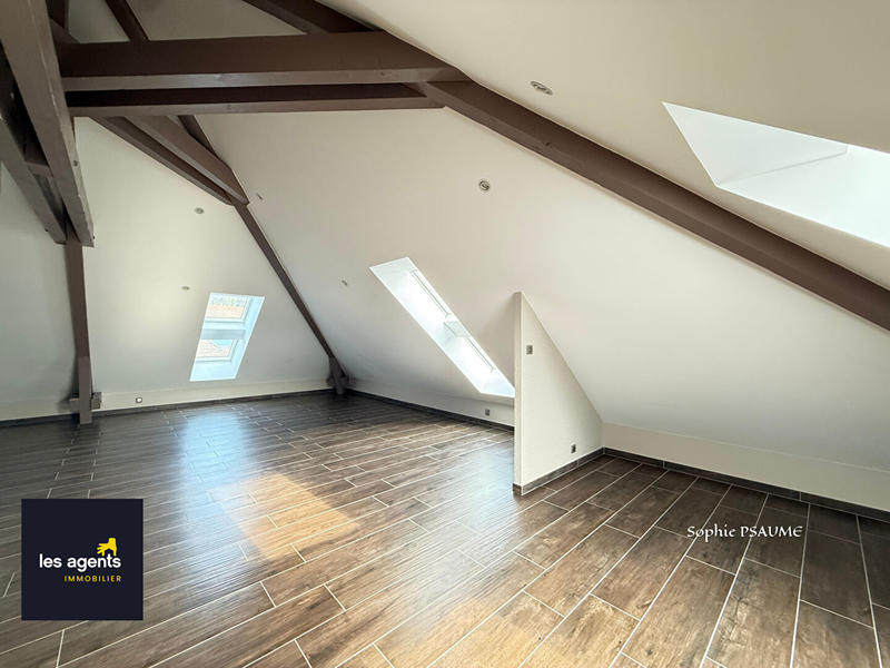 Maison - 260 m² - 9 pièces