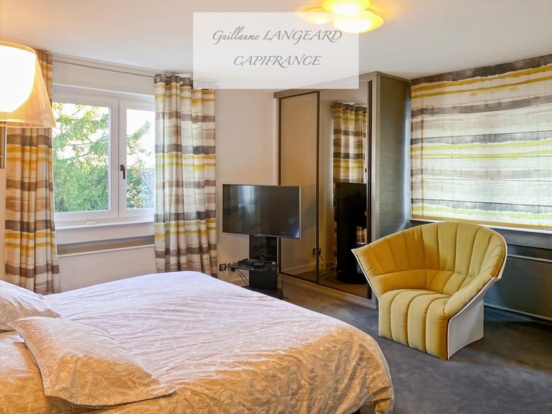 Maison - 346 m² - 9 pièces