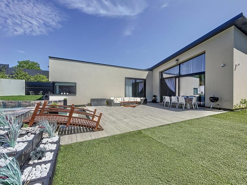 Maison - 231 m² - 6 pièces