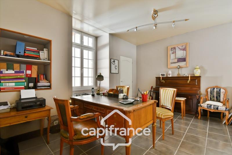 Maison - 268 m² - 10 pièces