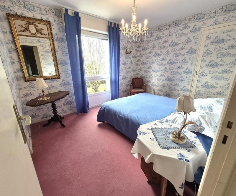 Maison - 245 m² - 9 pièces