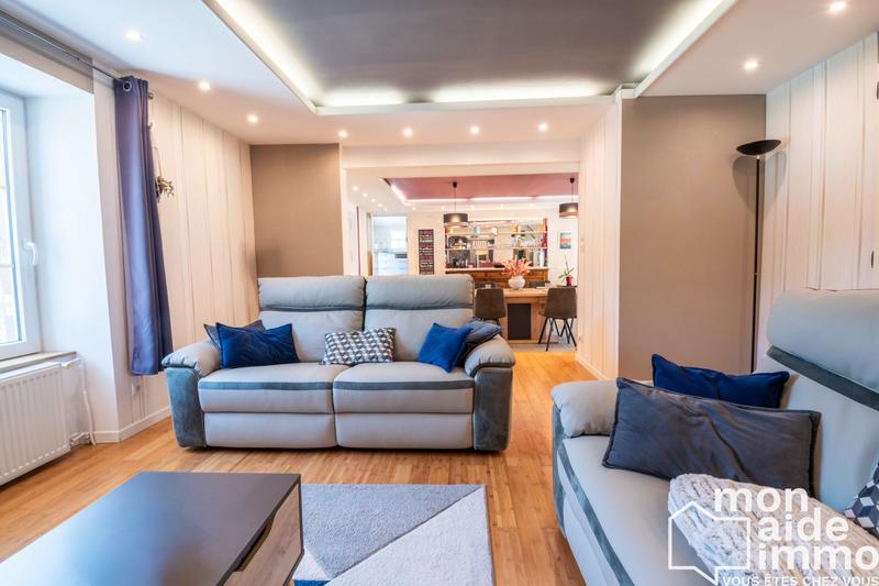 Maison - 240 m² - 10 pièces