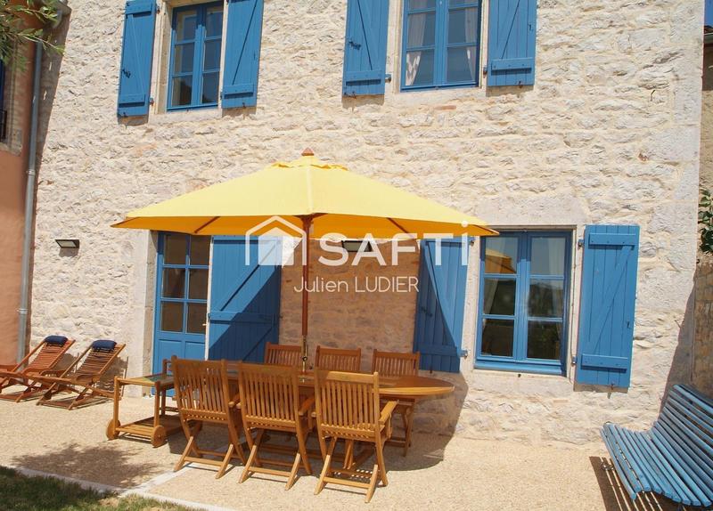 Maison - 245 m² - 8 pièces