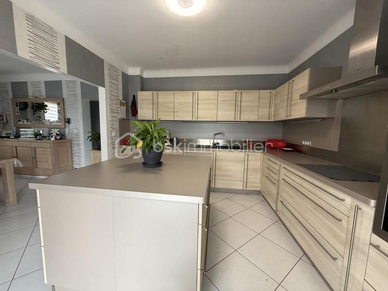 Maison - 177 m² - 7 pièces