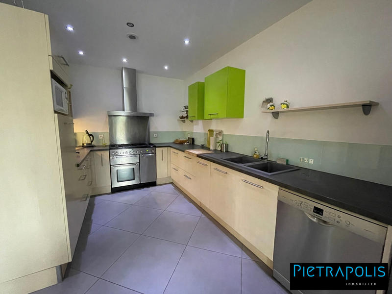 Maison ancienne - 442 m² - 16 pièces