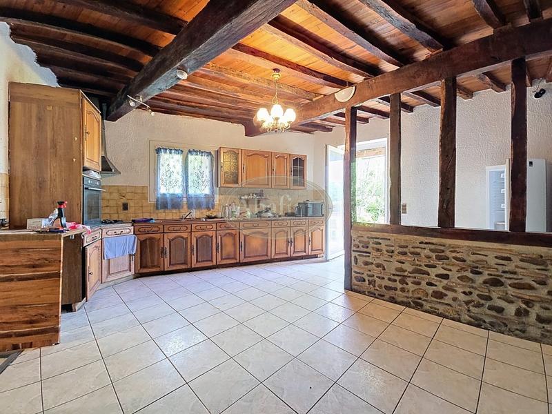 Maison - 187 m² - 12 pièces