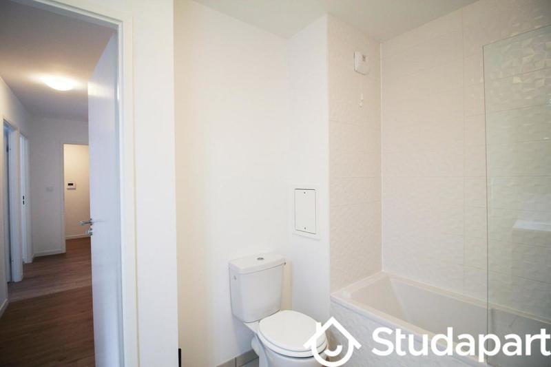 Chambre - 13 m² - 1 pièce