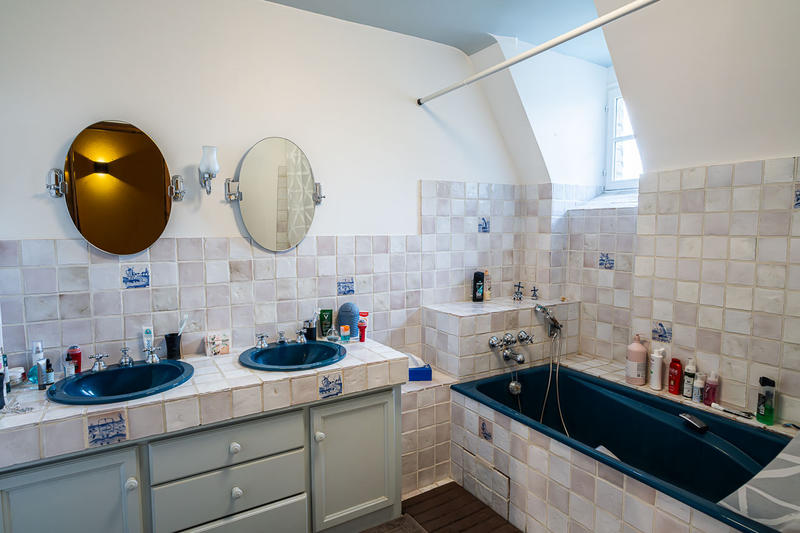 Maison - 370 m² - 11 pièces