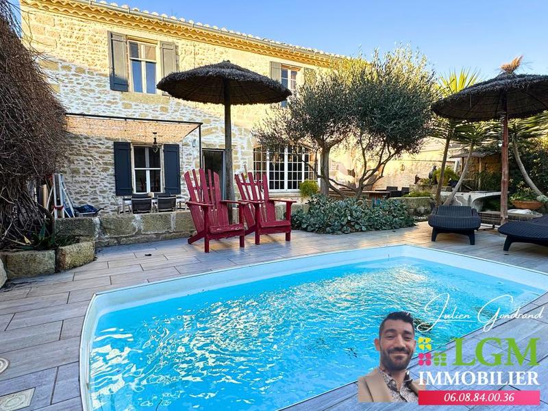 Maison - 218 m² - 6 pièces