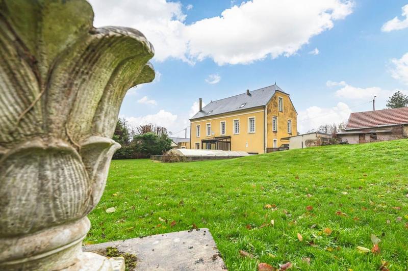 Maison - 260 m² - 8 pièces