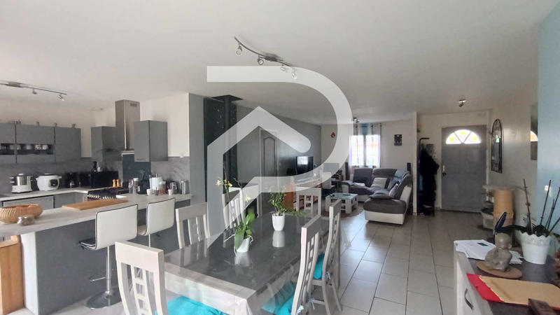 Maison - 95 m² - 5 pièces