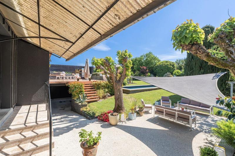 Maison - 271 m² - 8 pièces