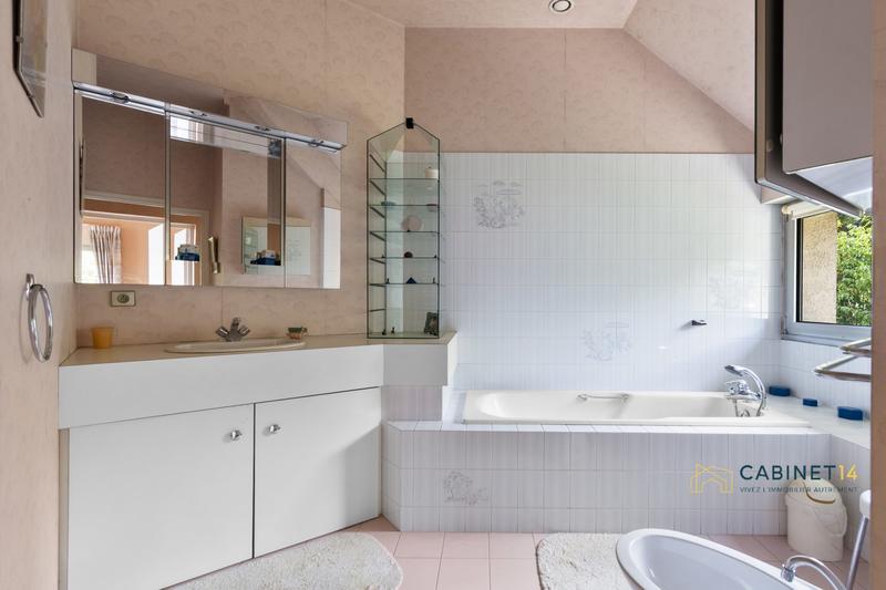 Maison contemporaine - 250 m² - 8 pièces