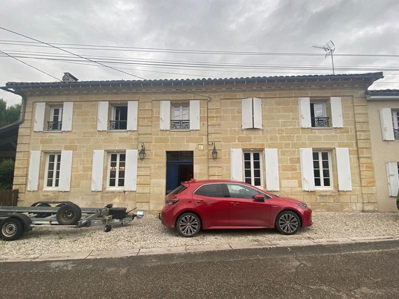 Maison - 250 m² - 7 pièces