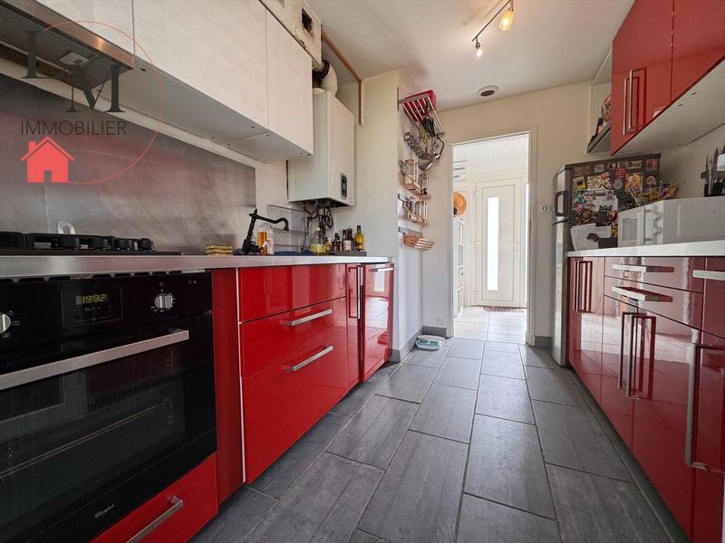 Maison - 94 m² - 5 pièces